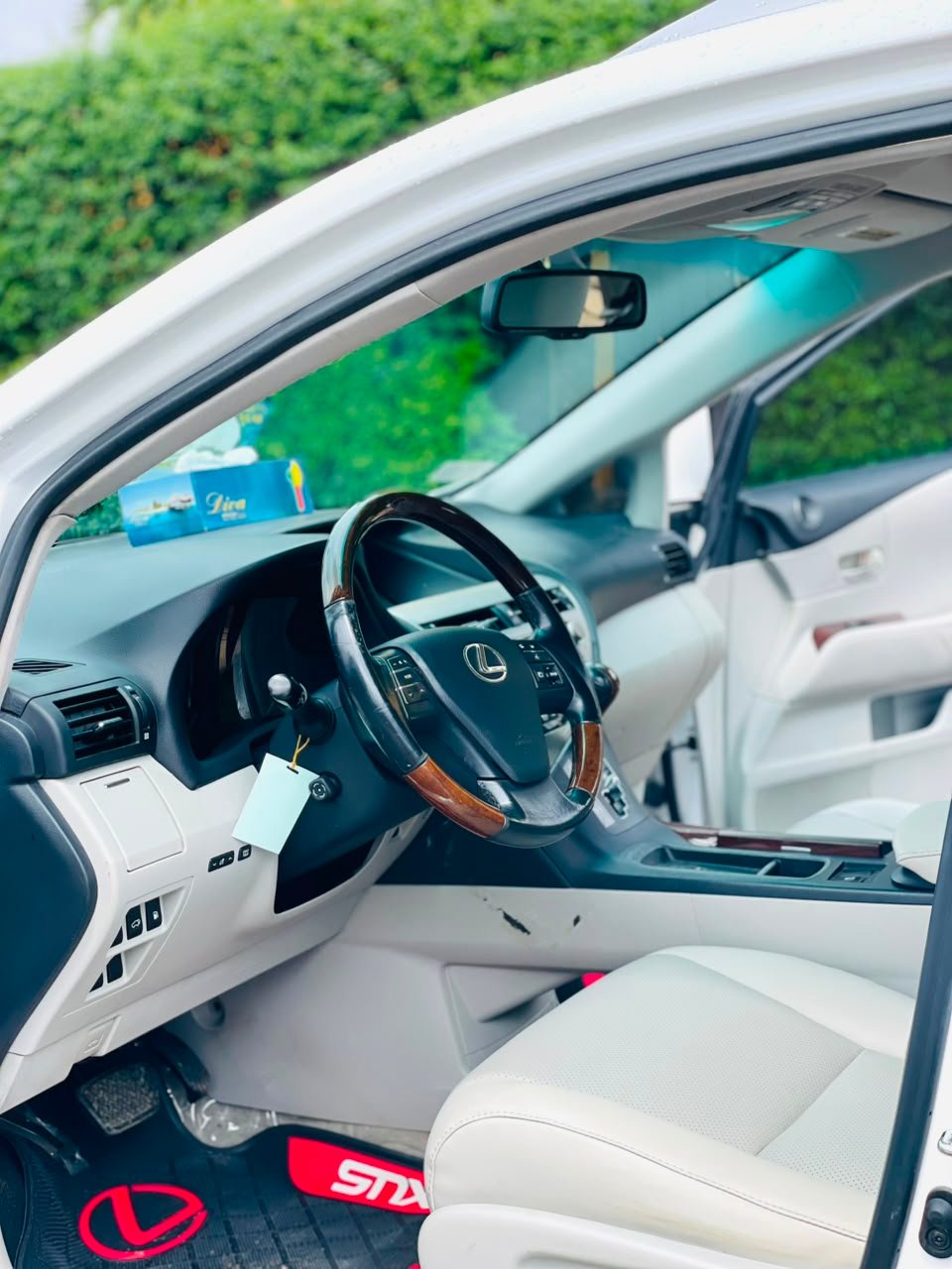 LEXUS 2011